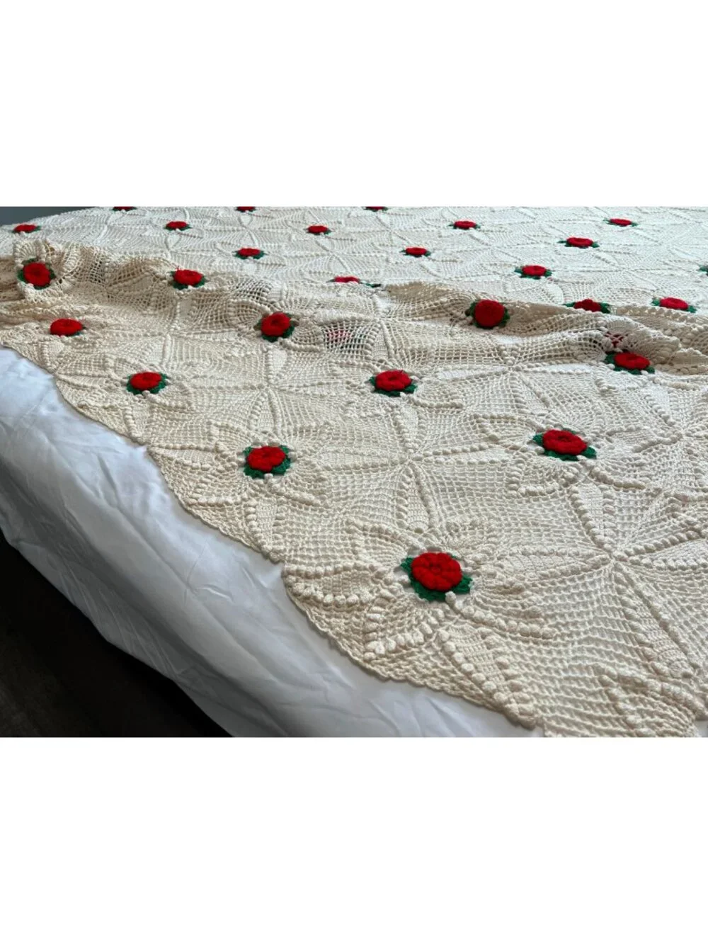Vintage Queen/reg King Crochet 3D Rose bedcover bedspread